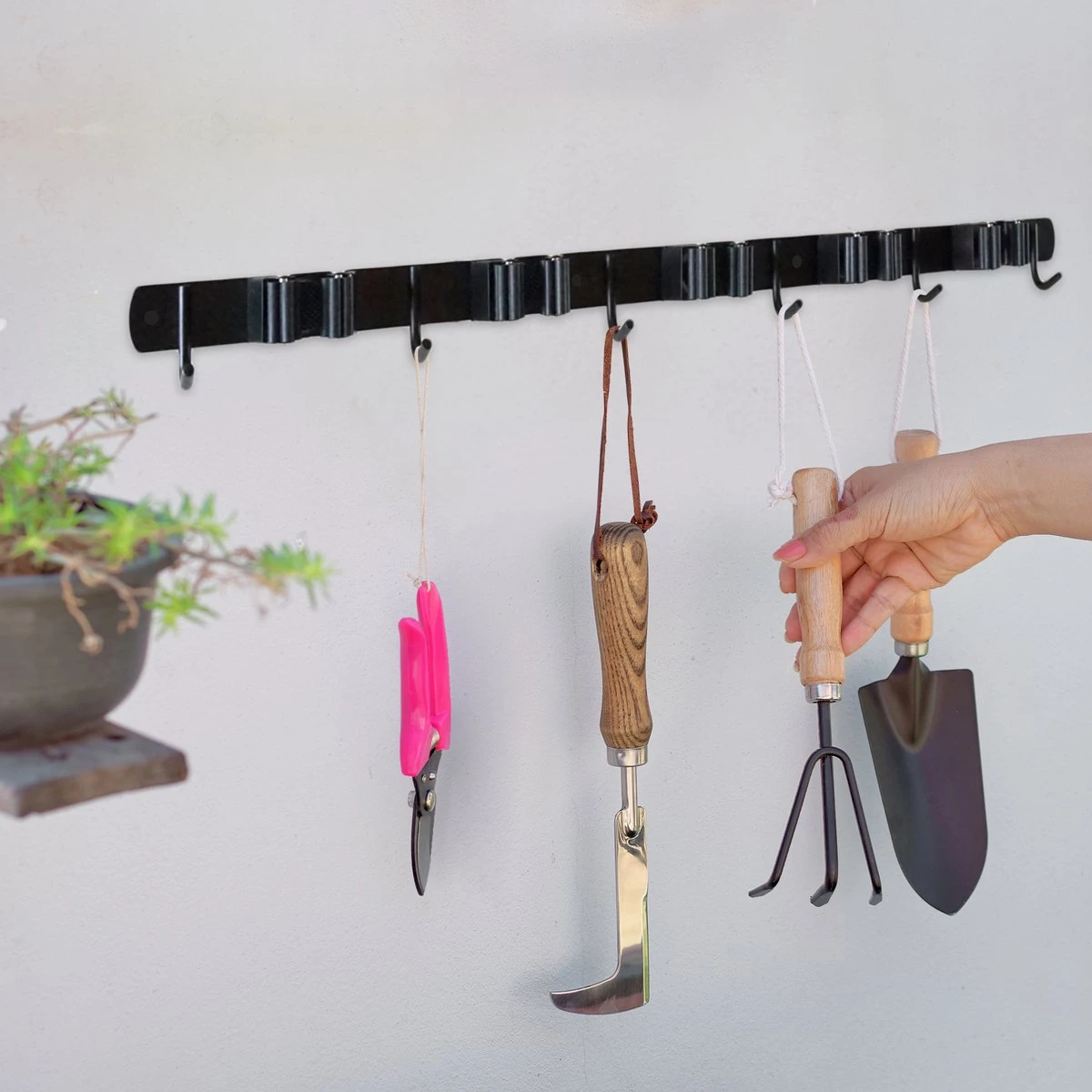 Bezem Ophangsysteem – Bezemhouder – Tuingereedschap – RVS – 5 Houders – 6 Haken - BAULK® - Afbeelding 5