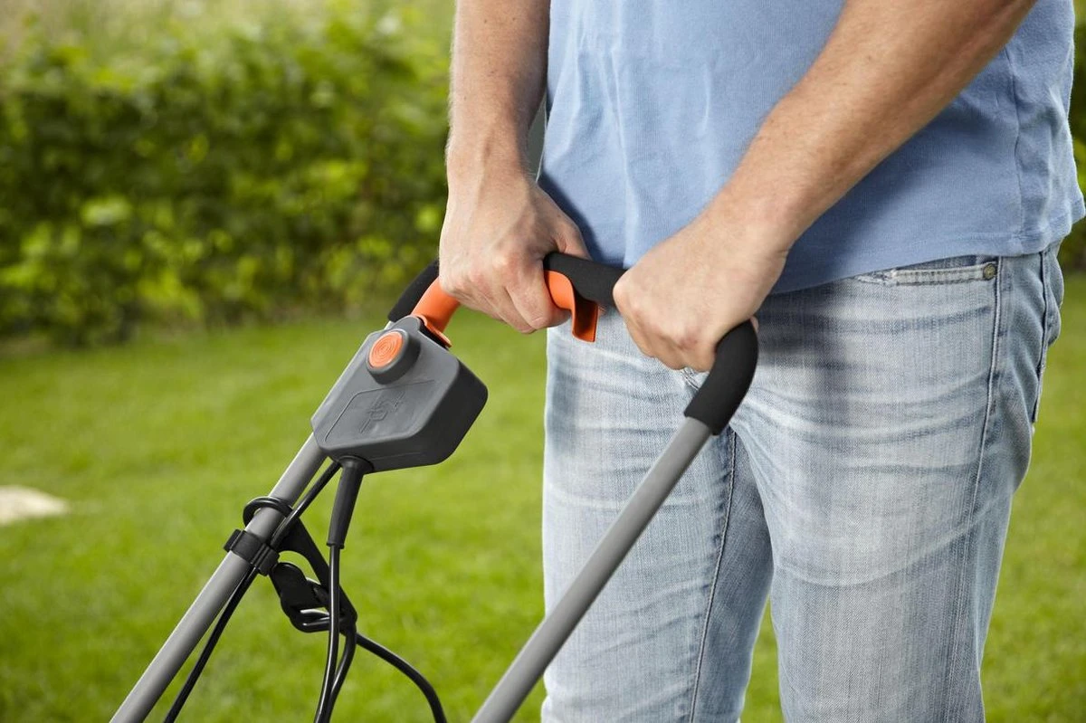 GARDENA - Powermax 32 - Grasmaaier (gemotoriseerd) - Maaibreedte 32 Cm - Gazons Tot 200 M2 - Afbeelding 8