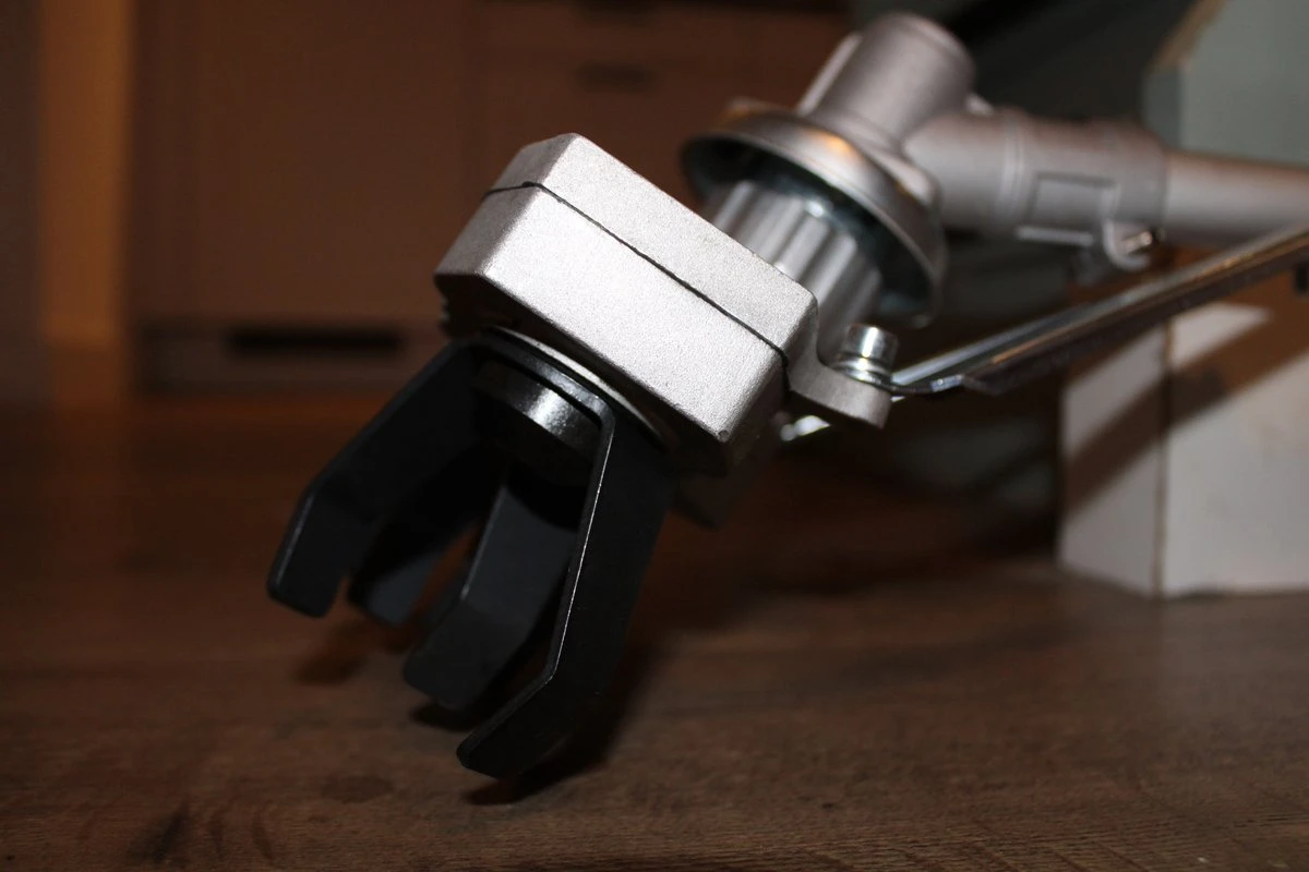 Bosmaaier Schoffel - Schoffel Bosmaaier - Schoffelmachine - Frees - Grondfrees - Tuin - Onkruid - Wieden - Tuinieren - Hovenier - Frezen - Tuinfrees - Moestuin - Schoffelen - Stihl - Husqvarna - Dolmar - Makita - Ferm - Bosmaaierschoffel - Afbeelding 6